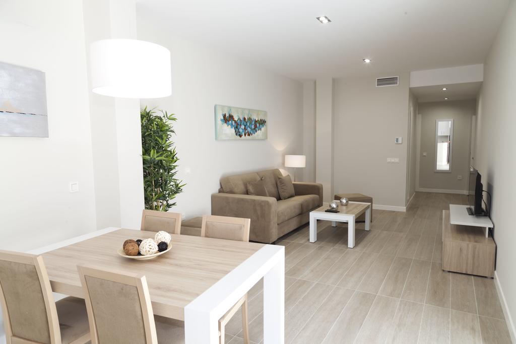 Apartamentos Pinar Malaga Centro Esterno foto