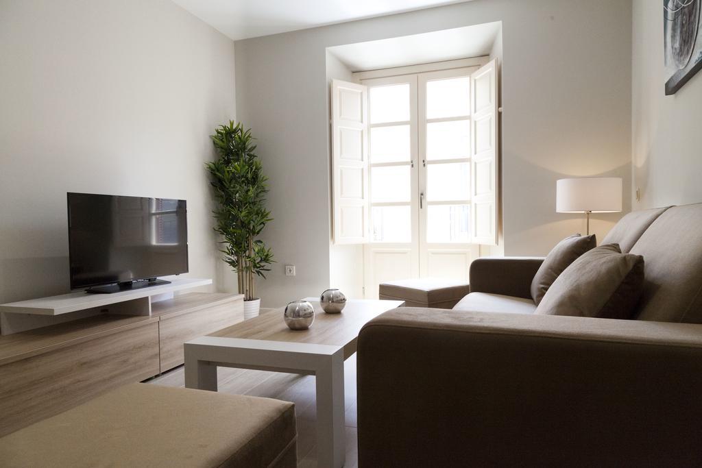 Apartamentos Pinar Malaga Centro Esterno foto