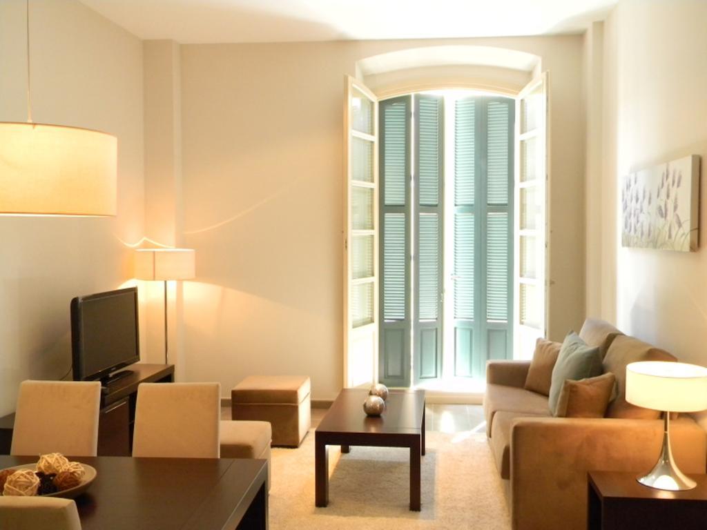 Apartamentos Pinar Malaga Centro Esterno foto