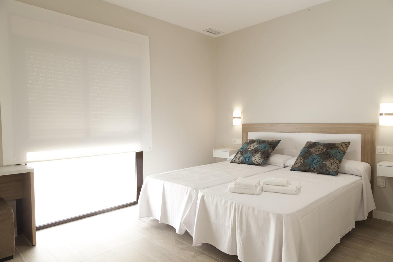 Apartamentos Pinar Malaga Centro Esterno foto