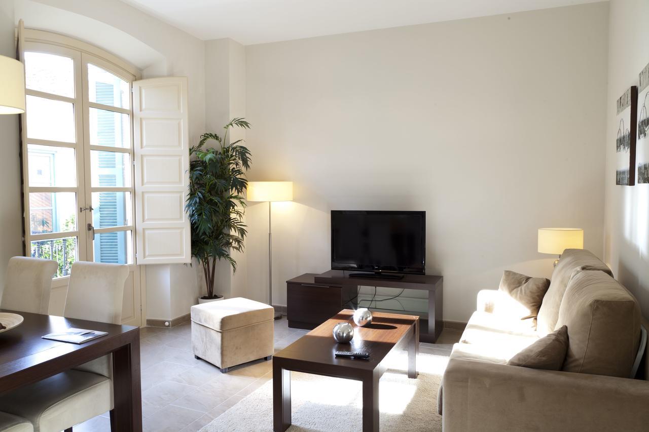 Apartamentos Pinar Malaga Centro Esterno foto