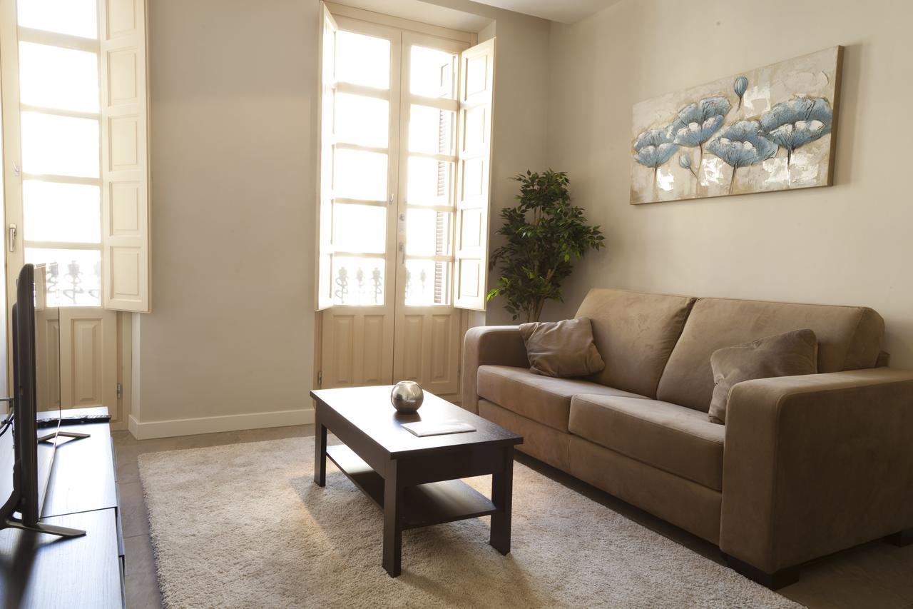Apartamentos Pinar Malaga Centro Esterno foto