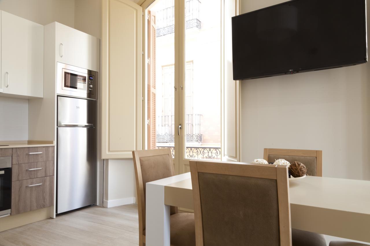 Apartamentos Pinar Malaga Centro Esterno foto