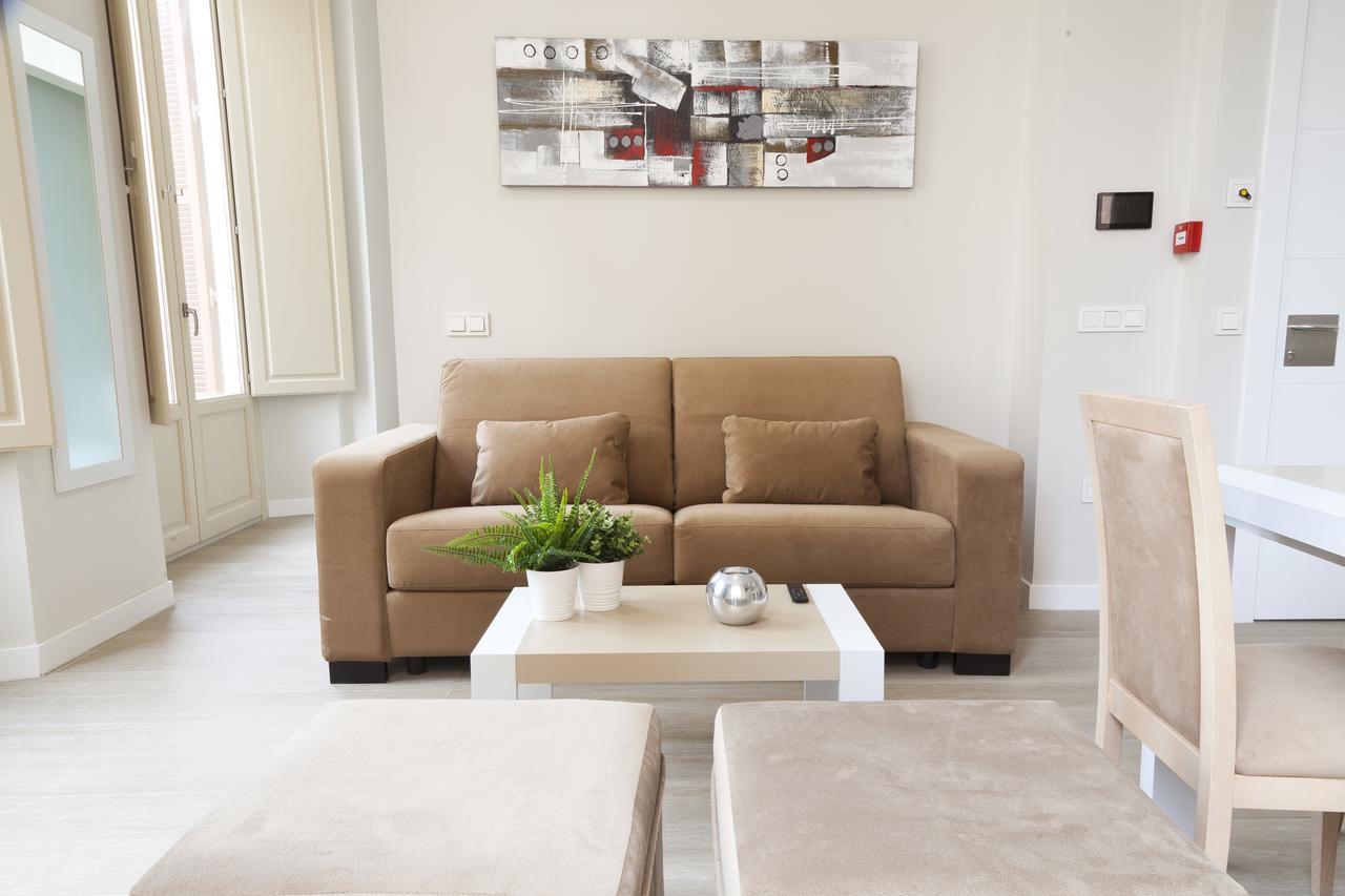 Apartamentos Pinar Malaga Centro Esterno foto