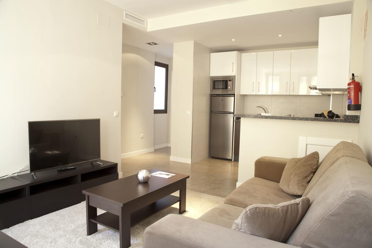 Apartamentos Pinar Malaga Centro Esterno foto