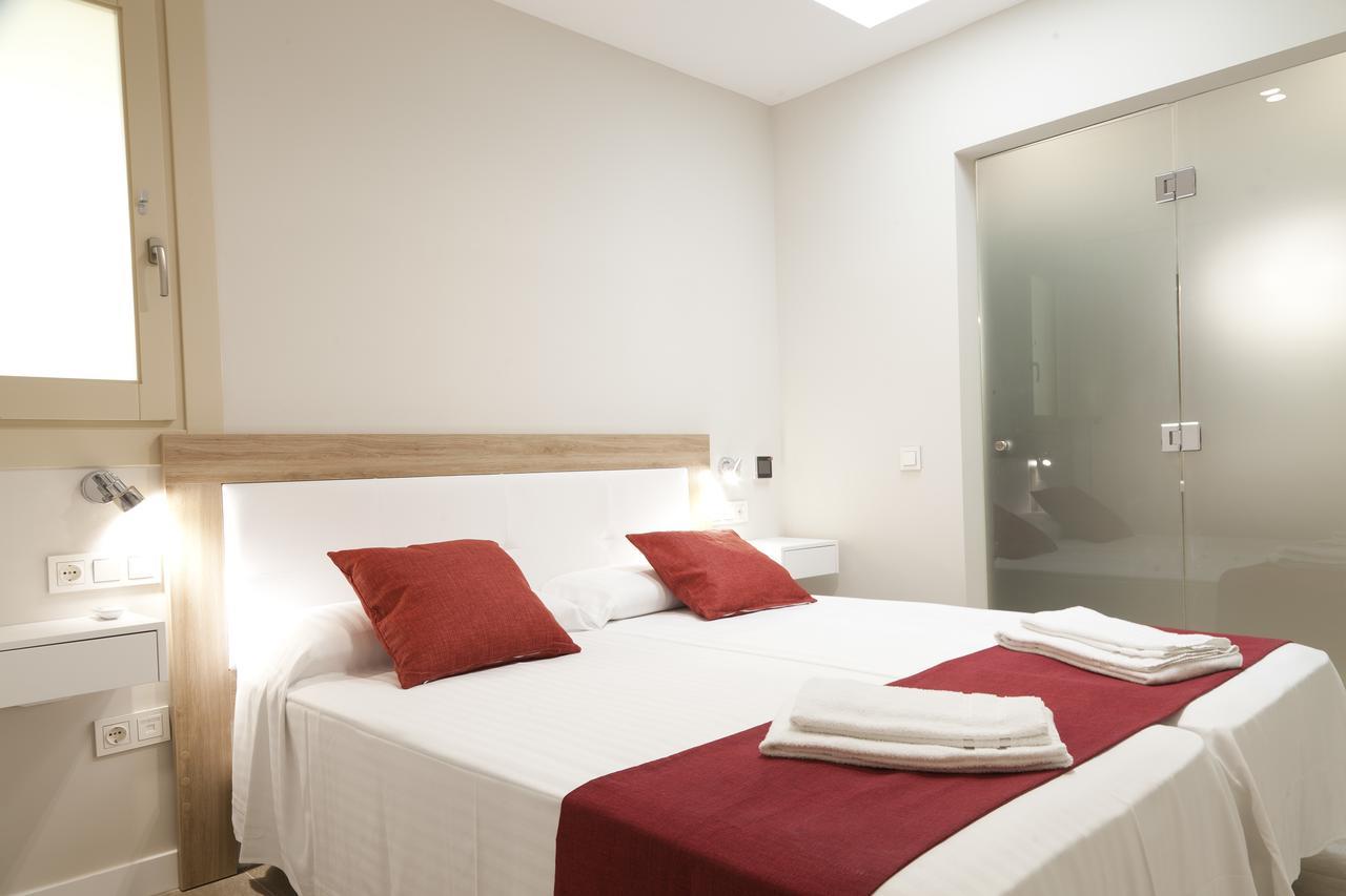 Apartamentos Pinar Malaga Centro Esterno foto