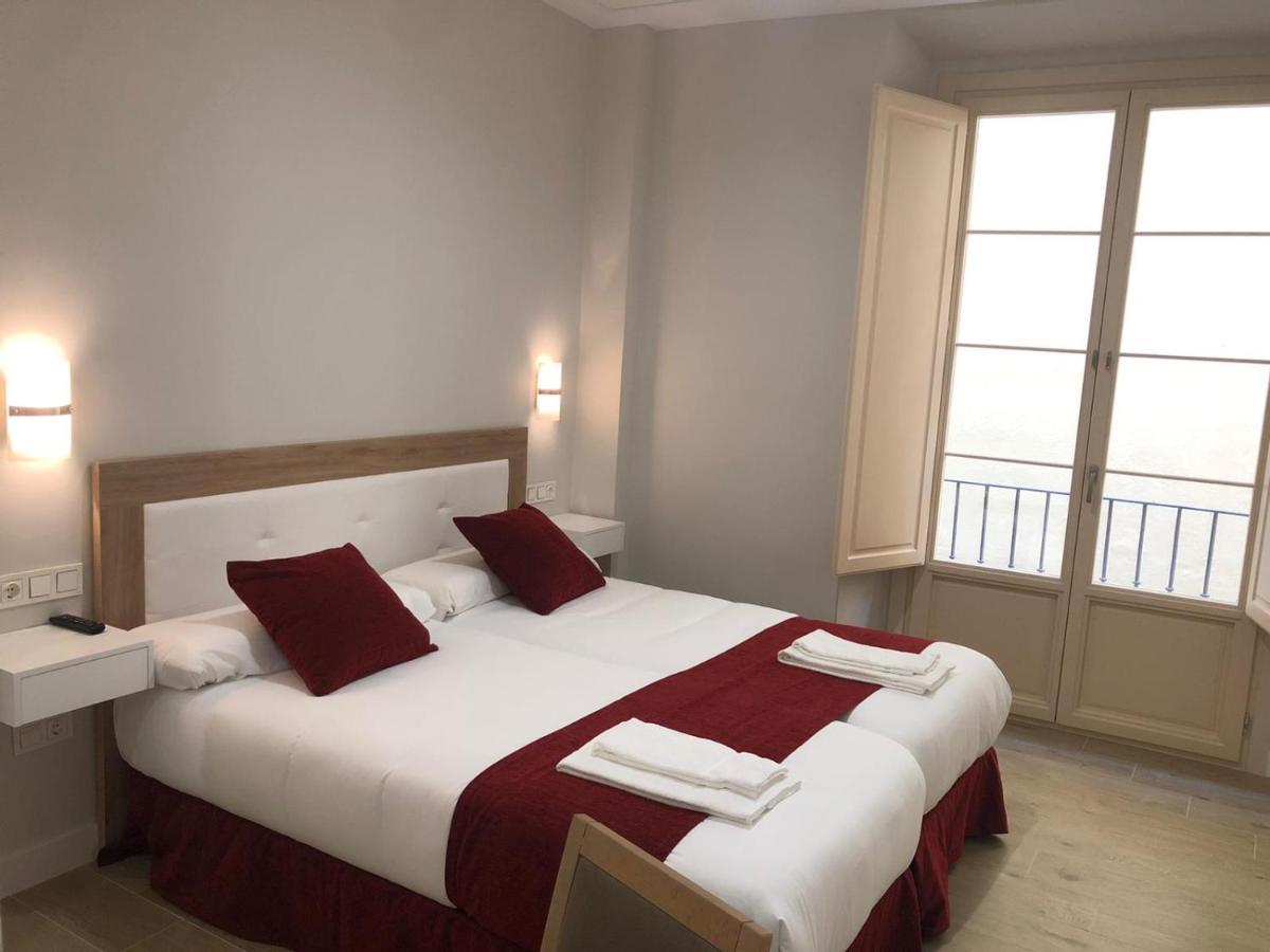 Apartamentos Pinar Malaga Centro Esterno foto