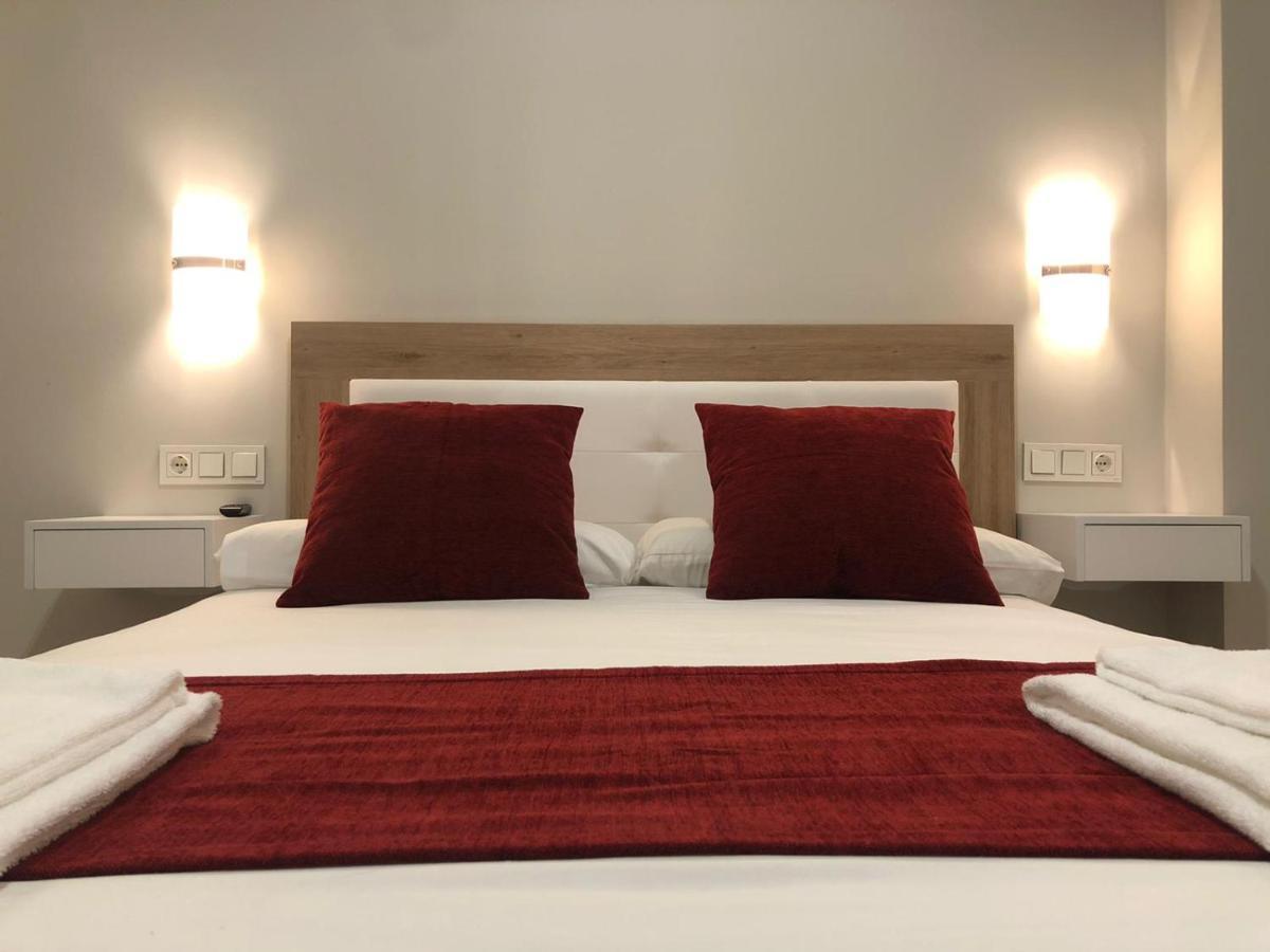 Apartamentos Pinar Malaga Centro Esterno foto